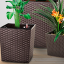 MACETA CUADRADA ESTILO RATAN 19X19X36 CM C/ SISTEMA DE RIEGO